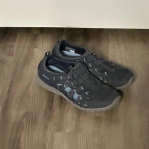 Skechers